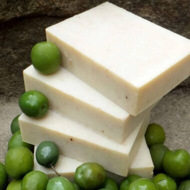 Handmade organic soap for whitening and oil control