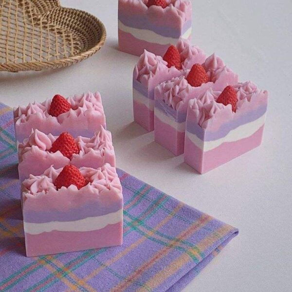 Custom organic handmade cake bar soap whitening