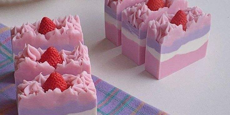Custom organic handmade cake bar soap whitening