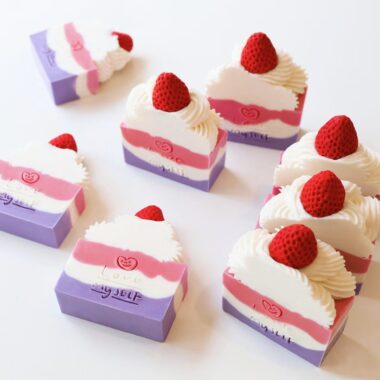 Custom organic handmade cake bar soap whitening