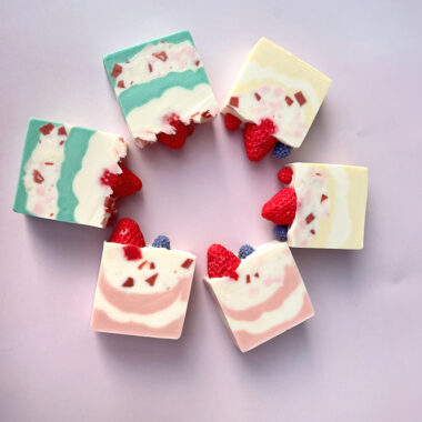 Custom organic handmade cake bar soap whitening
