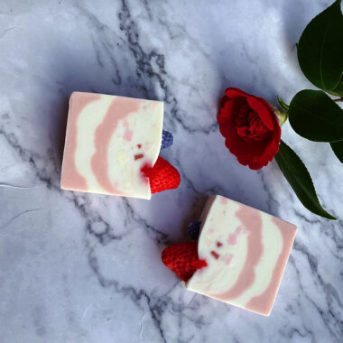 Custom organic handmade cake bar soap whitening