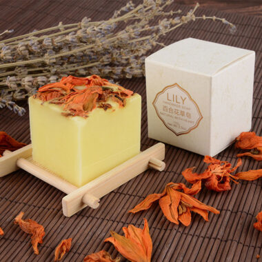Custom natural organic soap for whitening and acne