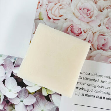 Natural whitening deep cleansing soap base factory