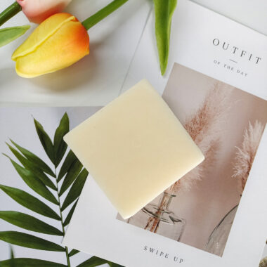 Natural whitening deep cleansing soap base factory