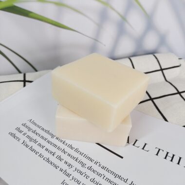 Natural whitening deep cleansing soap base factory