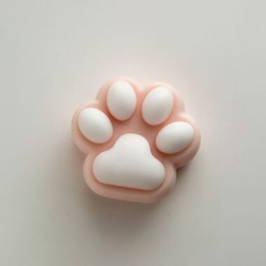 Creative handmade cat paw facial bar soap for skincare brands