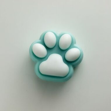 Creative handmade cat paw facial bar soap for skincare brands