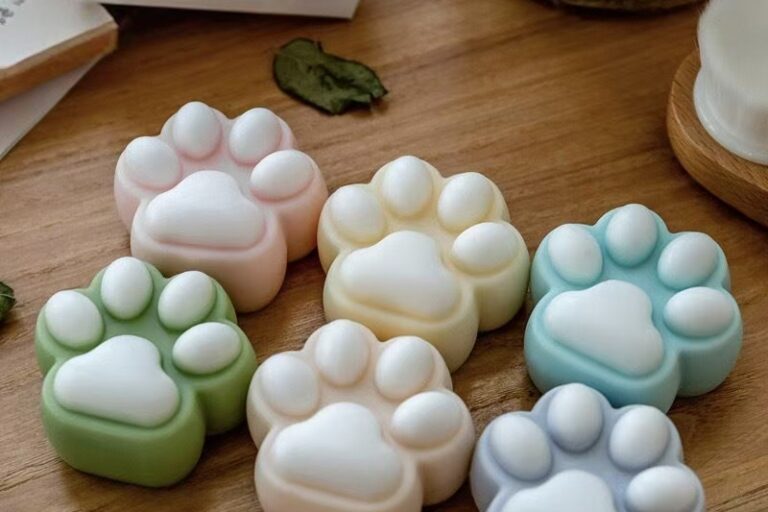 Cute Cat Paw Handmade Facial Bar Soap for Gentle Cleansing (8) Creative handmade cat paw facial bar soap for skincare brands