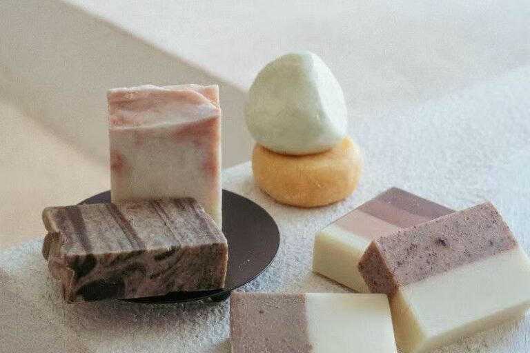 Natural Handmade Bar Soap for Facial and Bath Cleansing (2) Handmade facial and bath cleansing bar soap for skincare