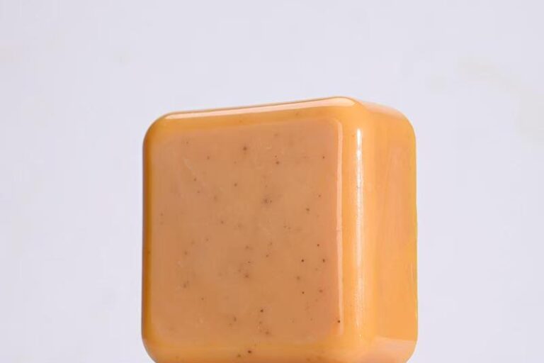 Turmeric Exfoliating Handmade Bar Soap for Deep Cleansing (6) Handmade turmeric exfoliating cleansing bar soap for skincare